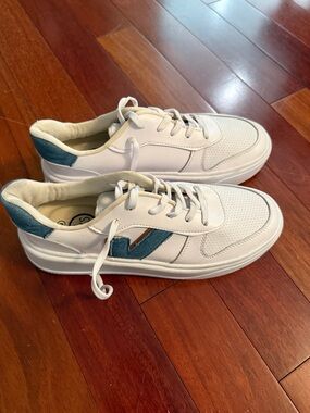 MKS White Low-Top Sneakers with Teal Accent Never Worn Size 9